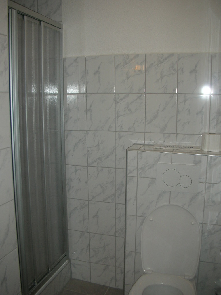 Christine Privat Dusche:WC 1